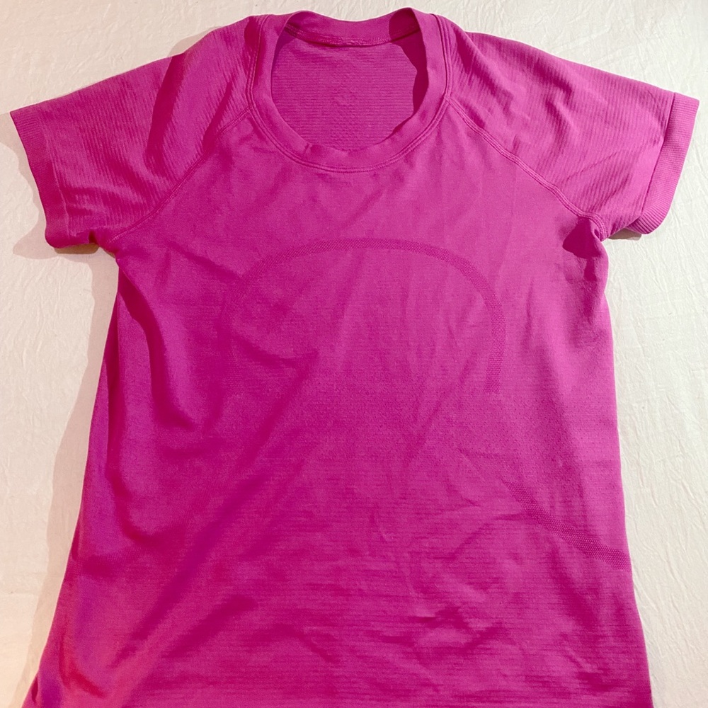Swiftly tech LULULEMON race length Top! Size 6, Pink!!!!